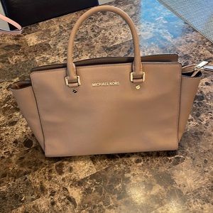 Michael Kors - Tan Leather Tote Bag